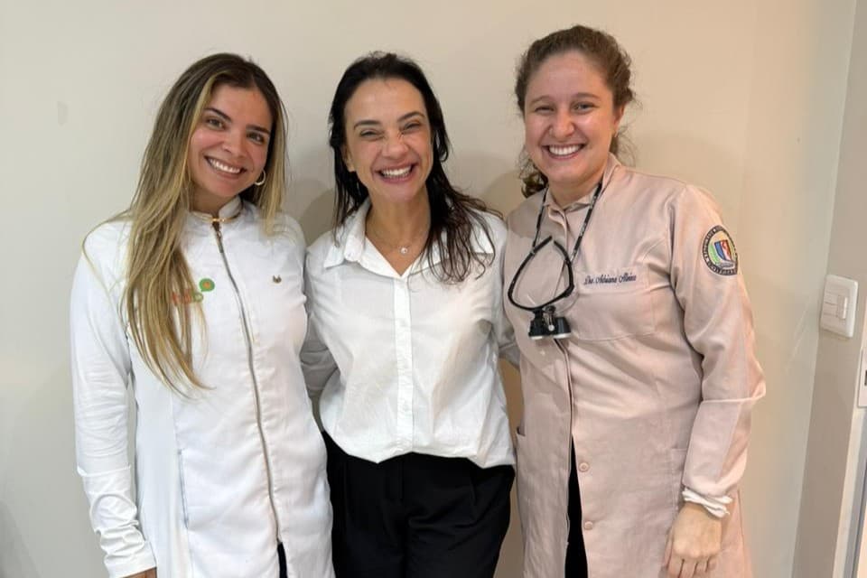 Estética dental com facetas cerâmicas na AMC Odontologia — São Paulo