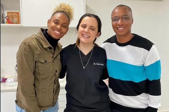 Transformação do sorriso com ortodontia e estética dental na AMC Odontologia